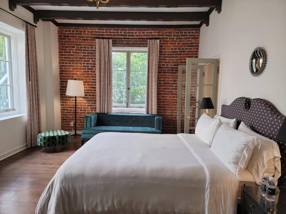 Appartement Cozy With Franklin Village View - 30 Day Minimum